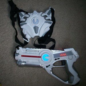 Play22 Laser Tag White Gun & Vest Infrared Set Costume Prop 6032 Tested Working